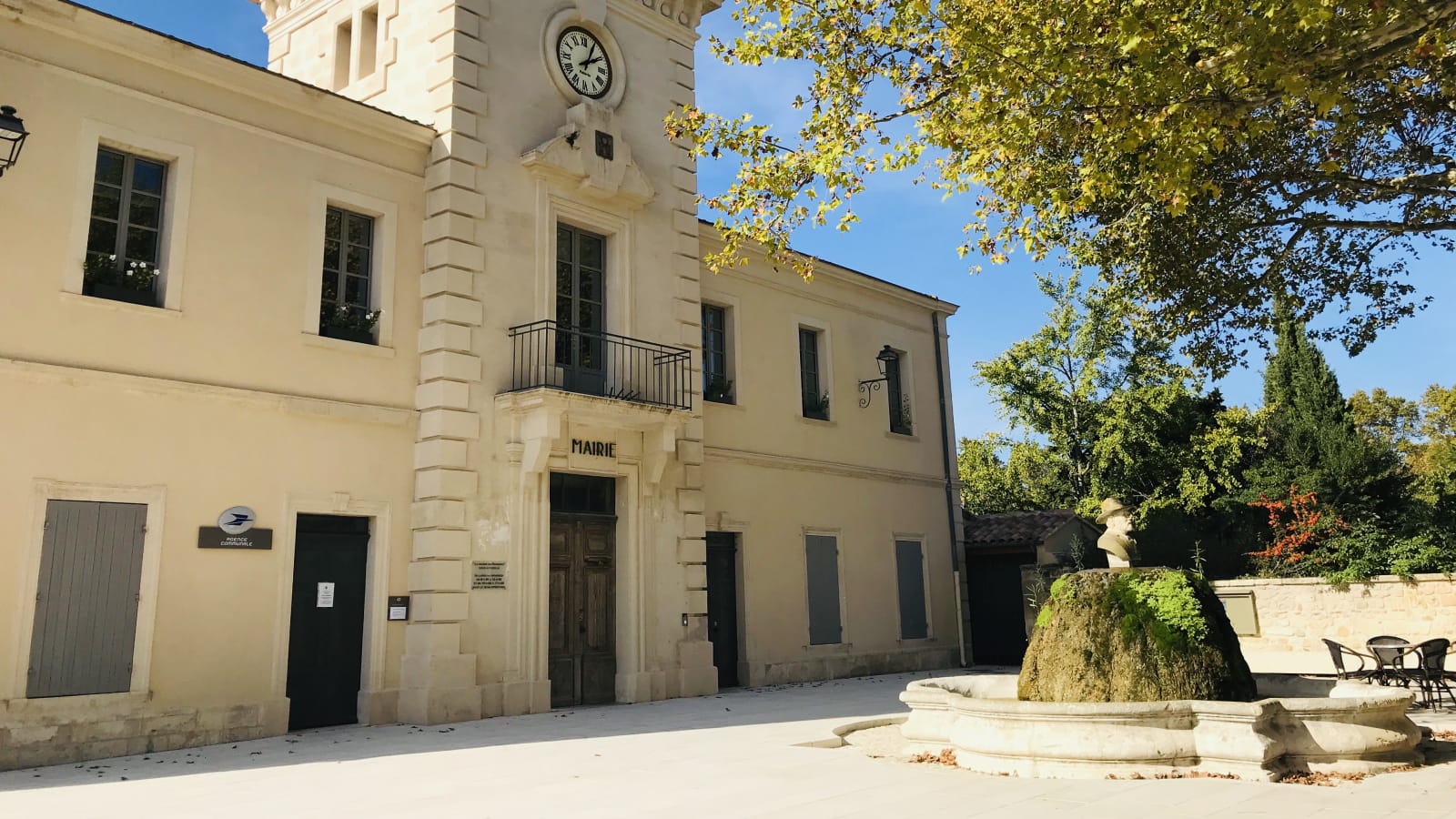 Paradou - village des alpilles